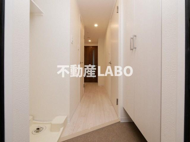 フォーリアライズ難波シエロの玄関