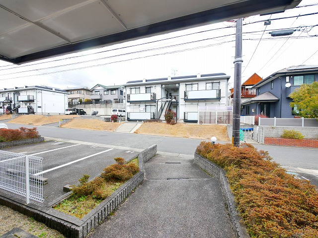 サンモールハイツの駐車場