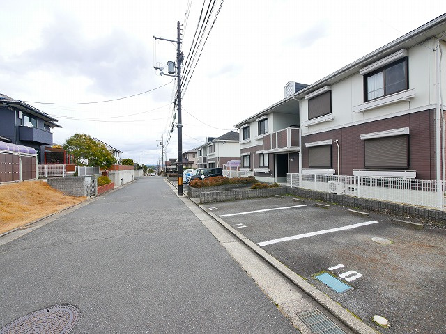サンモールハイツの駐車場