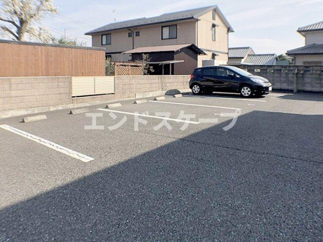トアロードの駐車場|高崎、前橋、伊勢崎エリアのお部屋探しはエンドスケープまで！お客様の理想お聞かせ下さい♪