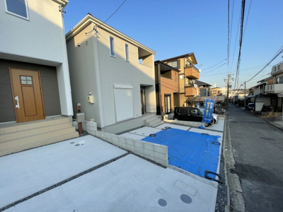 【前面道路含む現地写真】 | 南区笠寺町市場 全3棟　＜仲介手数料無料＞笠寺小・本城中　新築一戸建て | 撮影
社長の村田です！
自らプレイヤーとして営業しています
長年の経験と実績から皆様により良いマイホーム購入のご提案をいたします。
住宅ローンの不安や購入後の不安等何でもご相談ください。