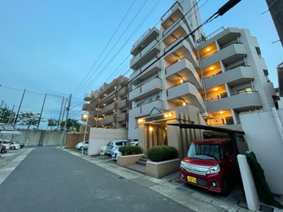 【外観】 | コンセール左京山４０１【仲介手数料無料】平子小学校　左京山中学校 | 撮影
社長の村田です！
自らプレイヤーとして営業しています
長年の経験と実績から皆様により良いマイホーム購入のご提案をいたします。
住宅ローンの不安や購入後の不安等何でもご相談ください。