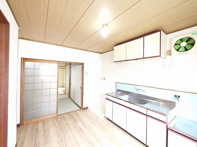 ハイツヨネダのキッチン|使いやすいキッチンです