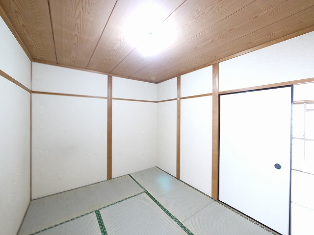 ハイツヨネダの寝室|ゆとりの広さです