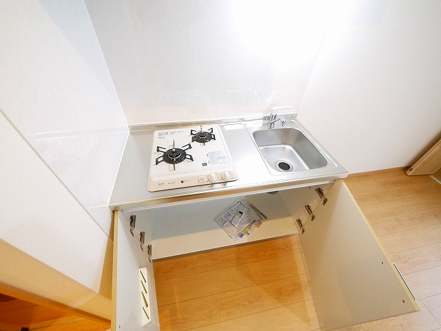 Gradito　富雄駅前のキッチン|コンパクトなキッチンで掃除もラクラク