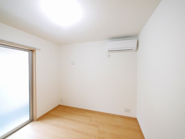 Gradito　富雄駅前の寝室|広くて明るい寝室