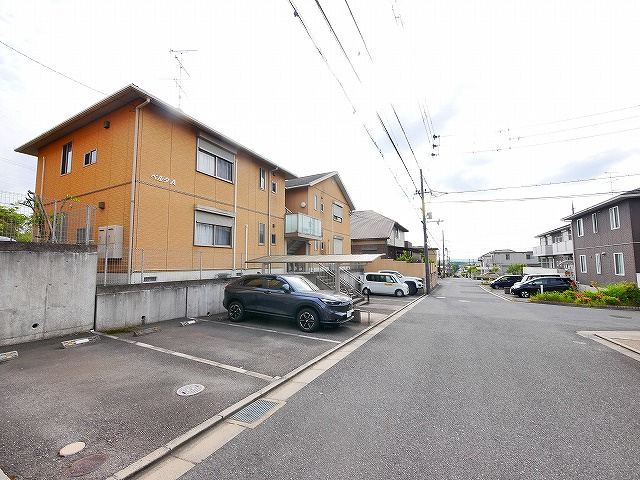 ベルタAの駐車場