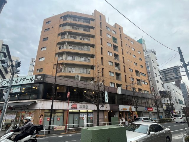 大久保カドビルの外観