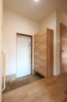 【収納】 | YMN蓬莱町貸住宅C(ガレージハウス) | シューズボックス付き