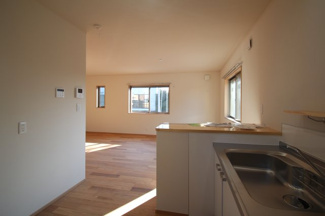 【キッチン】 | YMN蓬莱町貸住宅C(ガレージハウス) | 使いやすいキッチンです