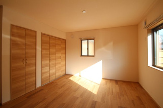 【寝室】 | YMN蓬莱町貸住宅C(ガレージハウス) | 寝室にいかがでしょうか