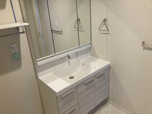 シャーメゾン湖東グランデの独立洗面台