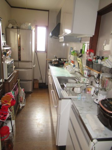 津山市吹屋町　中古住宅　5LDKのキッチン