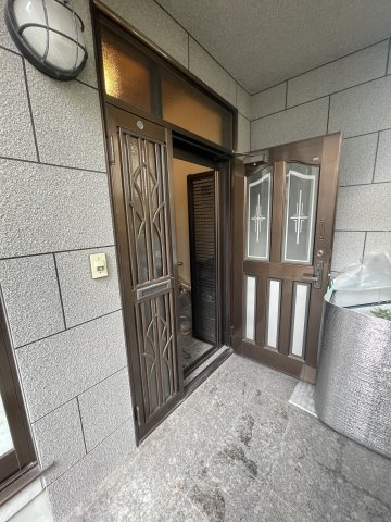 津山市吹屋町　中古住宅　5LDKの玄関