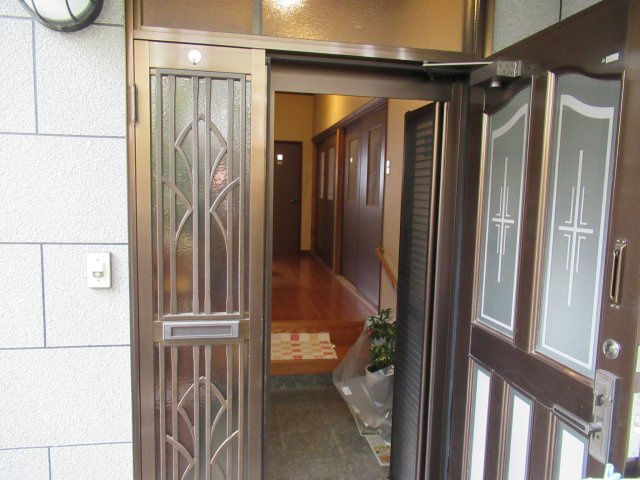 津山市吹屋町　中古住宅　5LDKの玄関