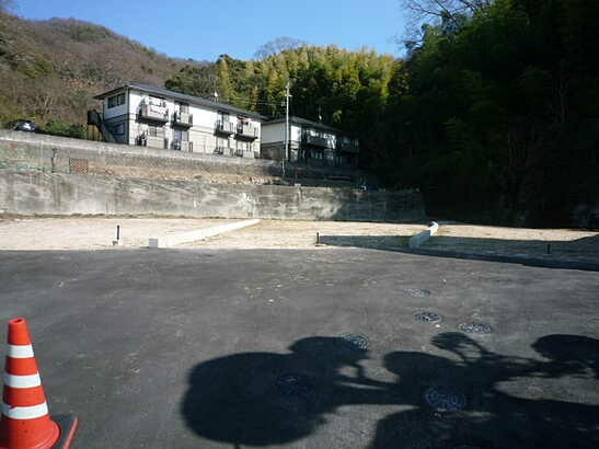 【前面道路含む現地写真】