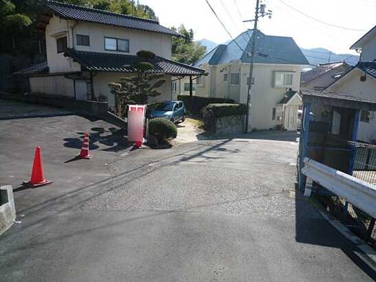 【前面道路含む現地写真】