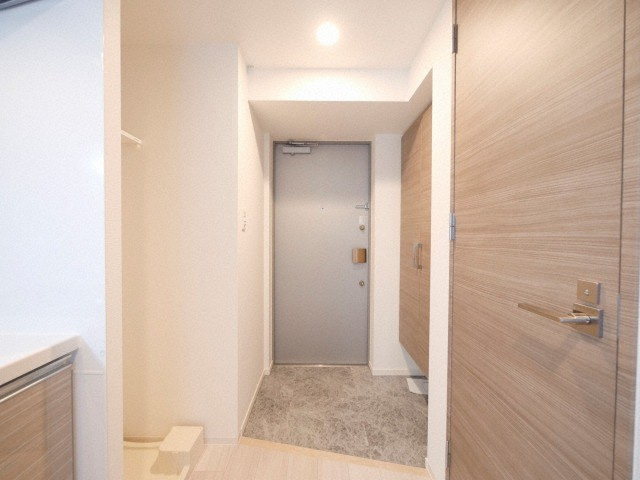 ラヴィータ難波元町の玄関
