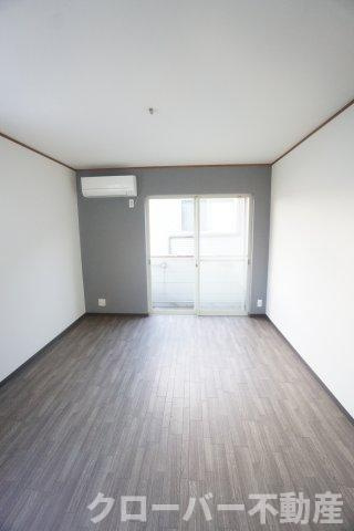リーフコート中府の洋室