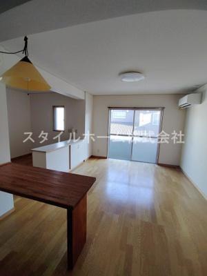 【居間・リビング】 | グラン・ドゥムール | 別部屋写真です。