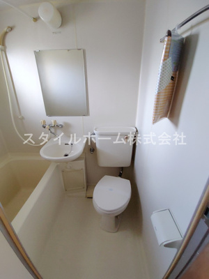 【トイレ】 | グラン・ドゥムール | 別部屋写真です。