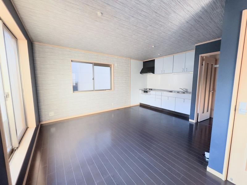 津田東町1丁目　中古一戸建ての居間・リビング