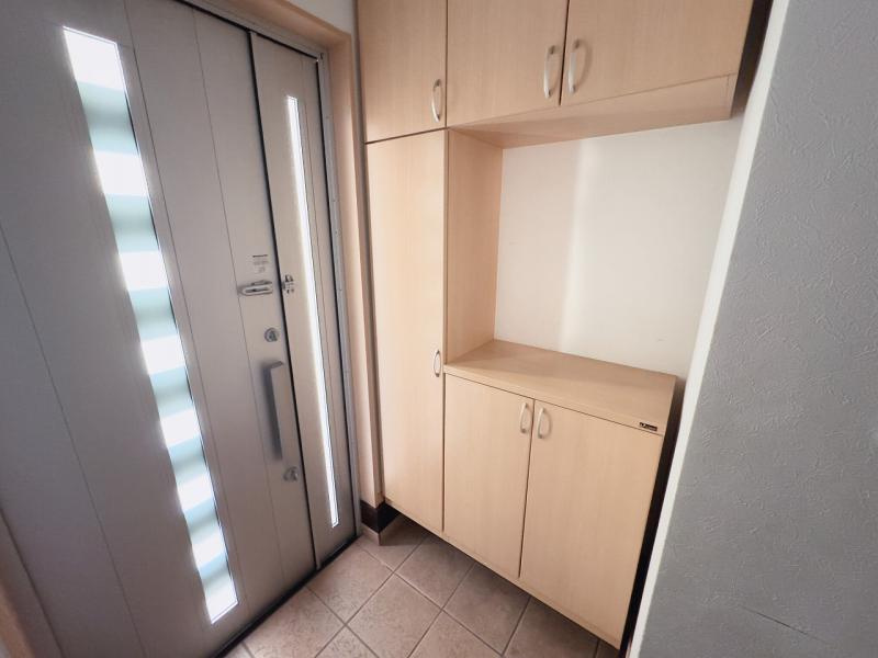 津田東町1丁目　中古一戸建ての玄関