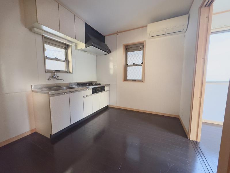 津田東町1丁目　中古一戸建ての居間・リビング