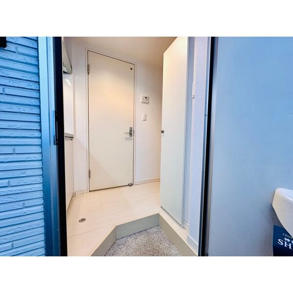 HUMMING LIFE新栄の玄関