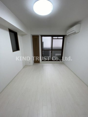 オリエンタル西天満の居間・リビング|ゆったりとしたリビングです