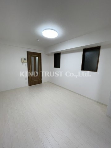 オリエンタル西天満の居間・リビング|ゆったりとしたリビングです