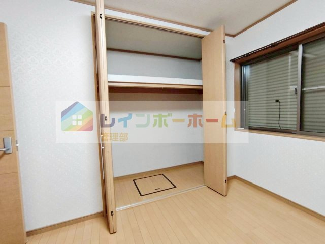 西鶴ケ岡2丁目貸家の収納|2025.10.20撮影