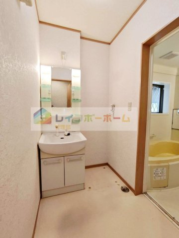 西鶴ケ岡2丁目貸家の洗面所|2025.10.20撮影