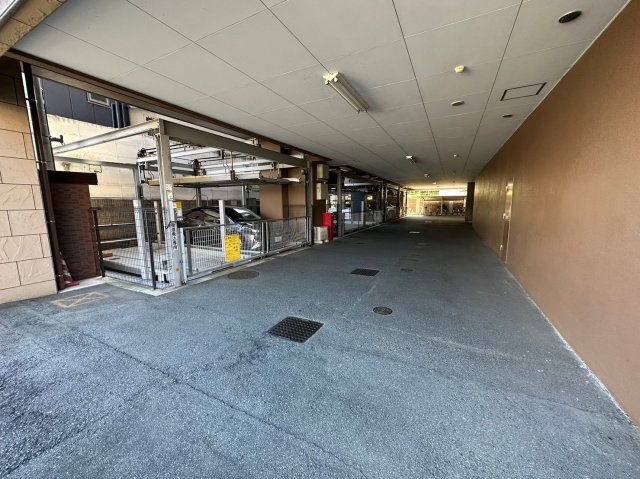 ラフォーレ諏訪野セントレの駐車場
