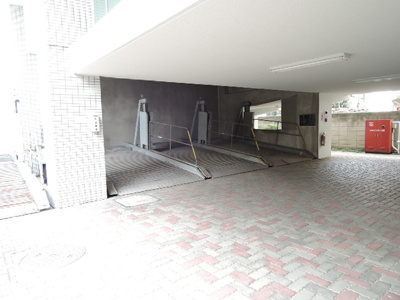 敷地内駐車場（有料・要空き確認）