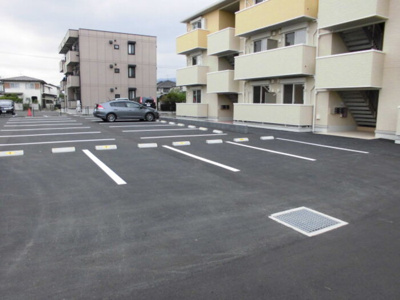 【駐車場】 | クレア・ド・ルーン | 駐車場
