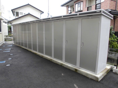  | クレア・ド・ルーン | 物置