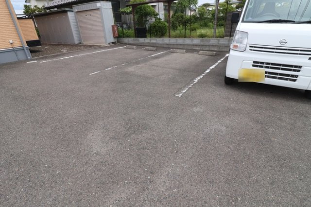 シャン・ド・フルールの駐車場|駐車場