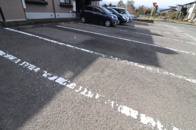 ファミールハイツの駐車場|駐車場