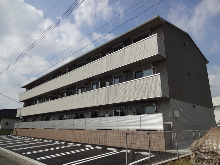 ハピネス江越の外観