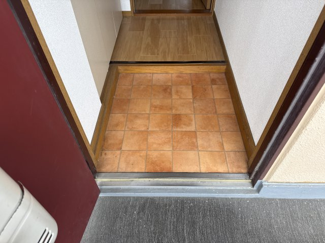 サンファミール西庄の玄関