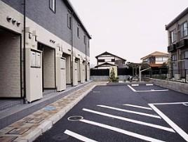 レオパレスヴィラージュのエントランス