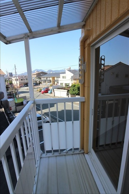 アーバン帯山の展望|陽当り良好で風通しの良いベランダです。