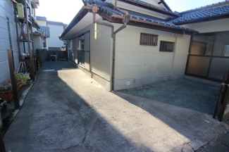 【駐車場】 | 川口貸家 | 車をお持ちの方に嬉しい駐車場付きの物件です