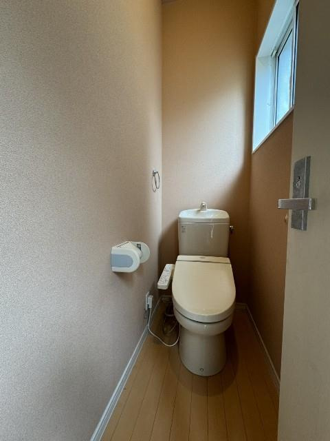 唐国町１丁目戸建のトイレ