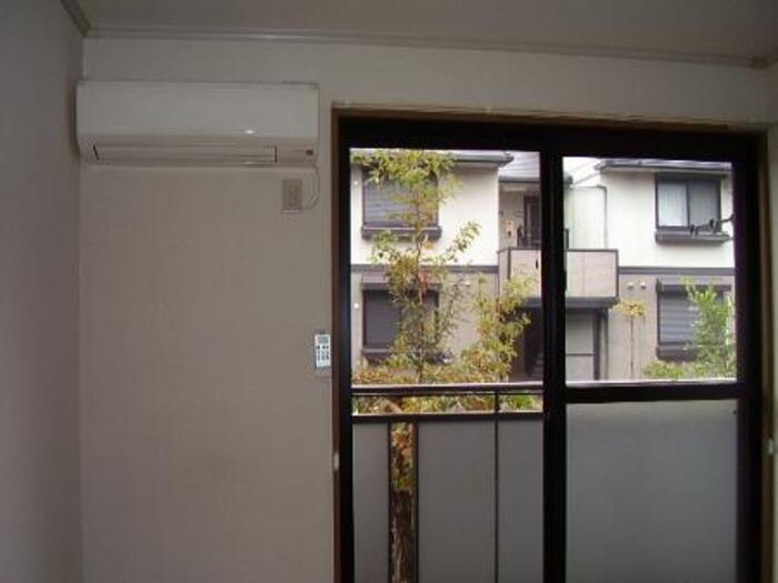 ヒルサイドタウン ＡＢの居間・リビング|ヒルサイドタウンＡ107ｴｱｺﾝ