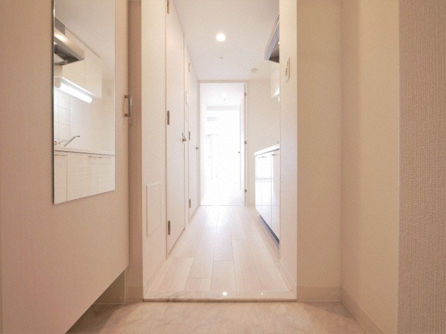 エスリード弁天町グランツの玄関