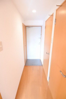【玄関】 | アリエス・ヒロ | 別号室の写真になります。現況優先。