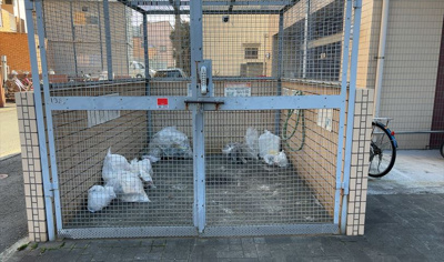 【設備】 | ファーストクラス本厚木 | 共有部分は、住民なら誰もが使える設備のこと。例えば駐車場やエレベーター、インターネット設備、セキュリティ設備などがあります。他にも、マンションの廊下・外部階段やエントランス・ゴミ置き場などがあります。