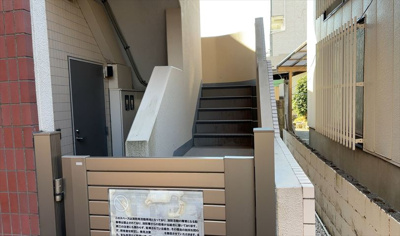 【内装】 | ファーストクラス本厚木 | 共用部分は、一棟の建物に住む区分所有者全員が共同で所有するとし、共用部分の管理、補修などは、区分所有者で形成される管理組合が行います。個人の判断で勝手に変更することはできませんので覚えておきましょう。